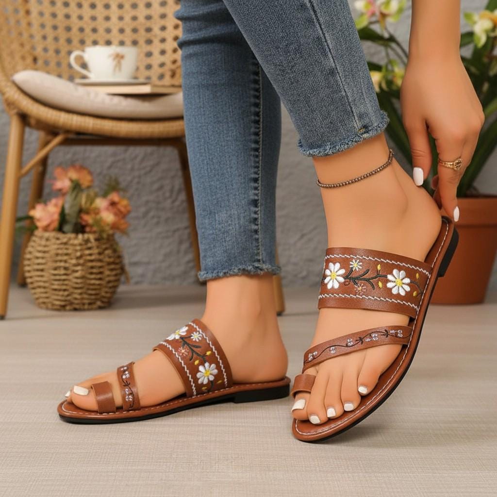 Brown Floral Slide Sandals for Women, Embroidered Flat Sandals, Boho Summer Shoes, Casual Vacation Sandals